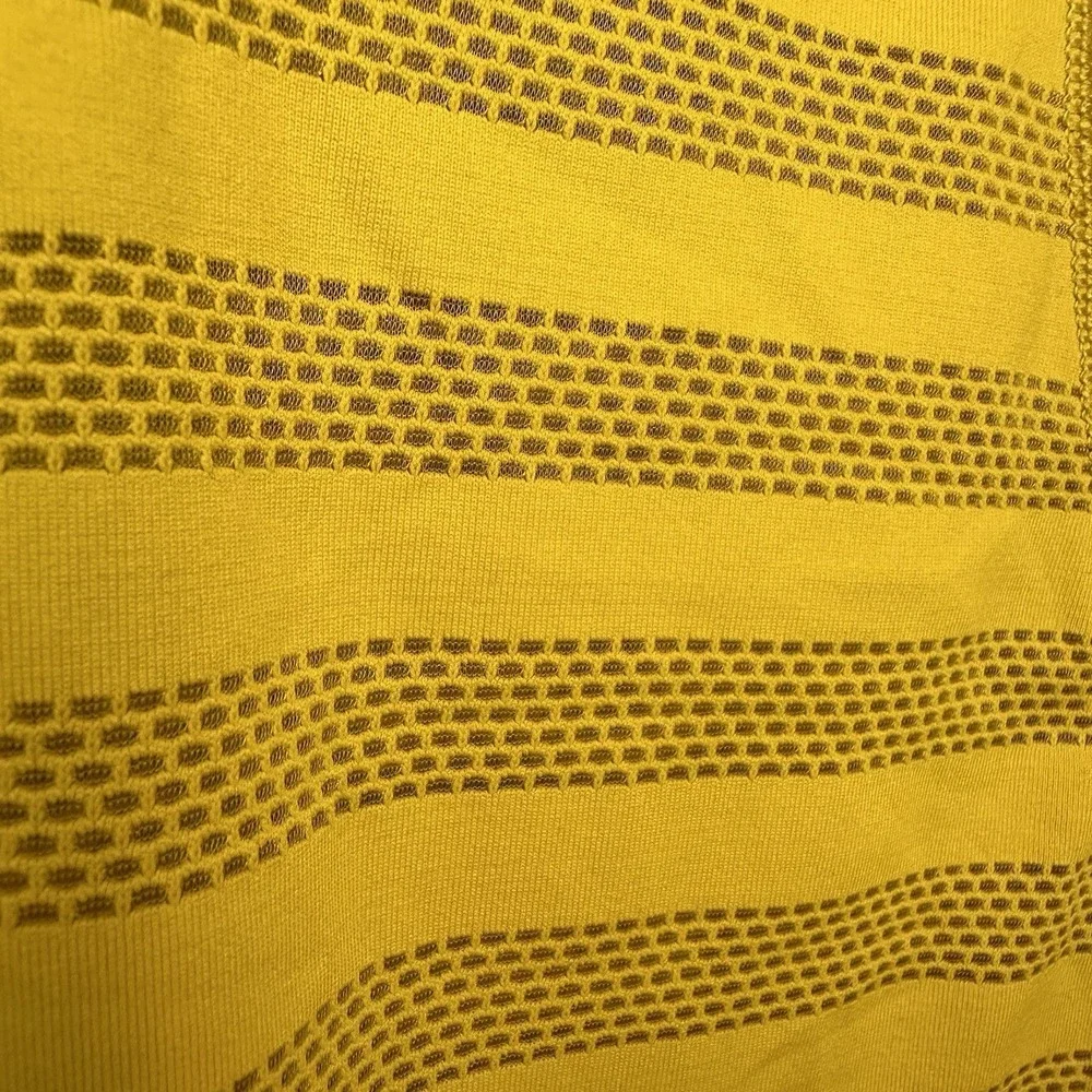 Lululemon Off and‎ Running Women's Tank Top honeycomb Yellow Mesh Color Size 8
